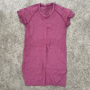 Lululemon short sleeve shirt